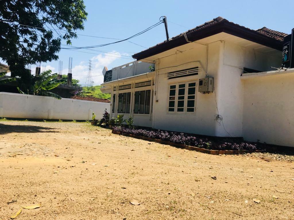 Umaya Rest Inn Balangoda Exterior photo